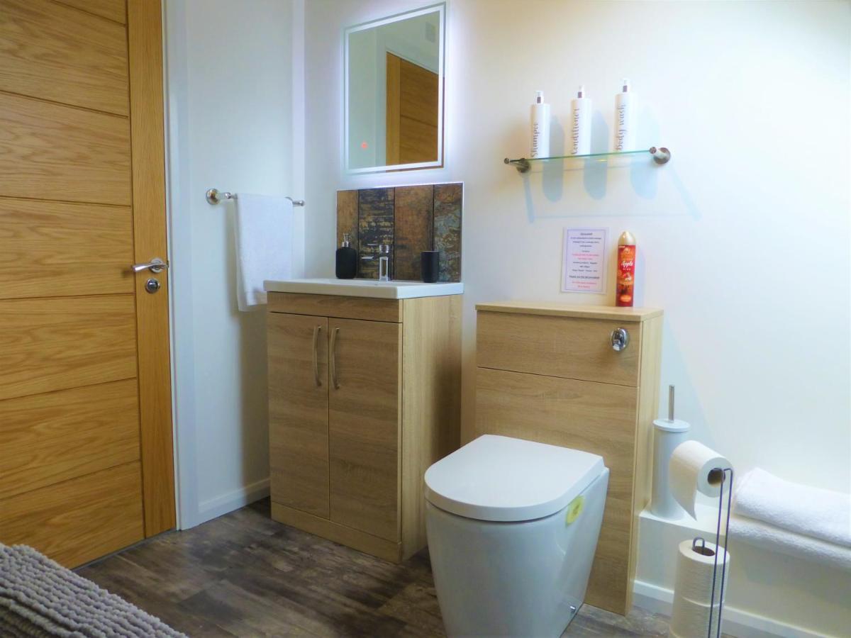 Gerycastell Luxury Holiday Apartment With Stunning Views & Ev Station Point Carmarthen Exterior foto